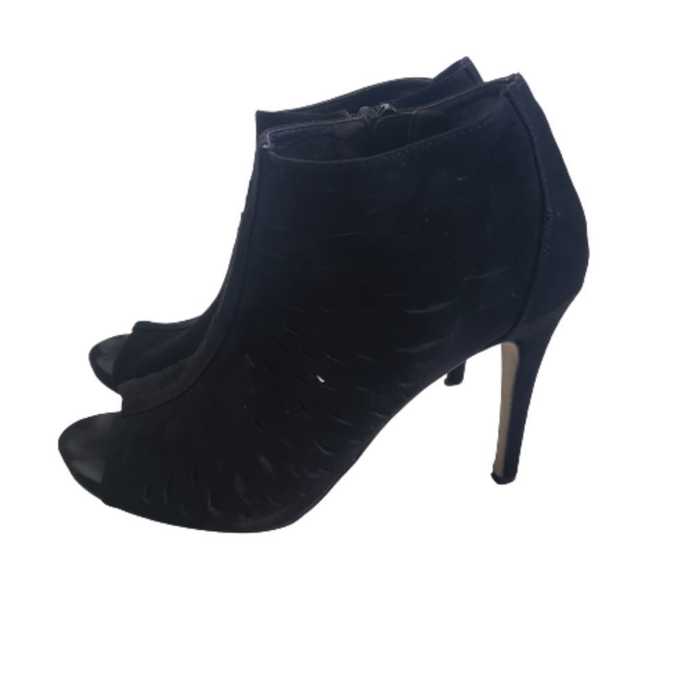 Woman's Madden Girl Rockella Peep Toed Black Heels Size 8.5